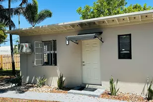 417 SE 14th Ct, Fort Lauderdale, FL 33316 - Photo 2