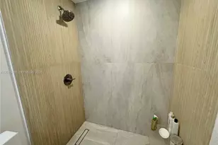 2899 Collins Ave, Miami Beach, FL 33140 - Photo 10