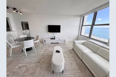 2899 Collins Ave #1433, Miami Beach, FL 33140 - Photo 4