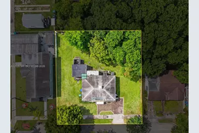 1279 NW 41st St, Miami, FL 33142 - Photo 8