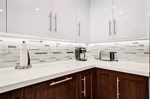 450 Paradise Isle Blvd, Hallandale Beach, FL 33009 - Photo 28