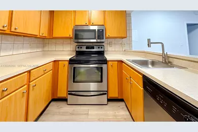 2445 SW 18th Ter #107, Fort Lauderdale, FL 33315 - Photo 2