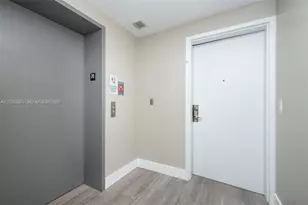 16385 Biscayne Blvd, North Miami Beach, FL 33160 - Photo 2