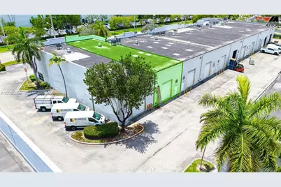 11381 NW 122nd St #10, Medley, FL 33178 - Photo 4