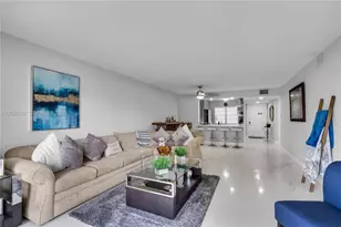 900 SW 128th Ave, Pembroke Pines, FL 33027 - Photo 6