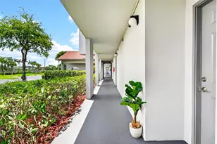 1400 SW 124th Terrace, Pembroke Pines, FL 33027 - Photo 2