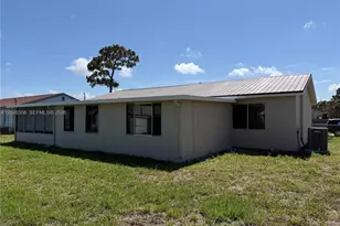 653 NE Atlas Ave, Palm Bay, FL 32905 - Photo 20