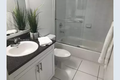 9621 Fontainebleau Blvd #304, Miami, FL 33172 - Photo 4