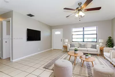1389 Meadowbrook Dr, West Palm Beach, FL 33417 - Photo 4
