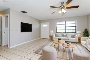1389 Meadowbrook Dr, West Palm Beach, FL 33417 - Photo 4