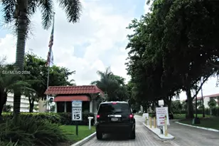 8911 S Hollybrook Blvd, Pembroke Pines, FL 33025 - Photo 2