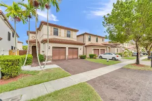 581 SE 34th Terrace, Homestead, FL 33033 - Photo 1