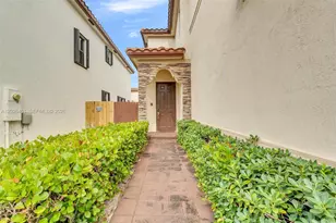 581 SE 34th Terrace, Homestead, FL 33033 - Photo 2
