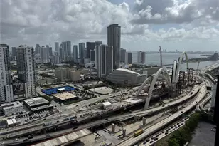 20 NE 11th St, Miami, FL 33132 - Photo 6