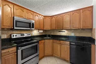 7100 NW 17th St, Plantation, FL 33313 - Photo 4