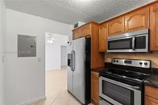 7100 NW 17th St, Plantation, FL 33313 - Photo 6
