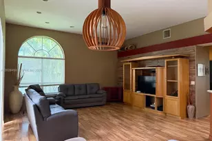 2242 NW 129th Ave, Pembroke Pines, FL 33028 - Photo 4