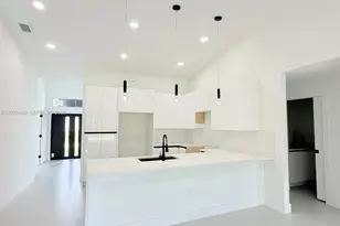 911 Cleveland Ave, Lehigh Acres, FL 33972 - Photo 10