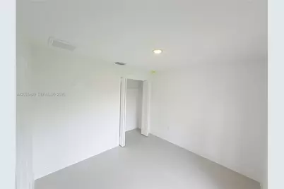 911 Cleveland Ave, Lehigh Acres, FL 33972 - Photo 16