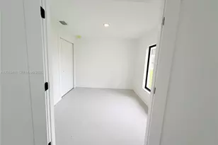 911 Cleveland Ave, Lehigh Acres, FL 33972 - Photo 14