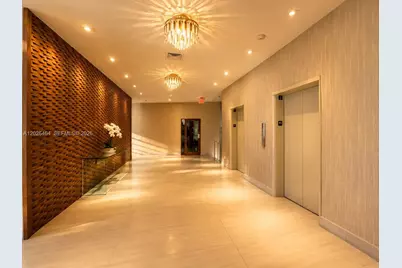 5401 Collins Ave #1022, Miami Beach, FL 33140 - Photo 16