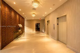 5401 Collins Ave, Miami Beach, FL 33140 - Photo 16