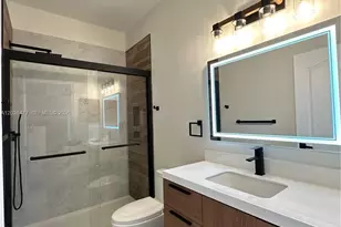 3761 NE 10th St, Homestead, FL 33033 - Photo 10