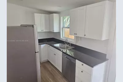 1121 NE 1st Ave #2, Fort Lauderdale, FL 33304 - Photo 2