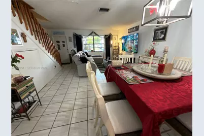10428 NW 3rd St, Pembroke Pines, FL 33026 - Photo 2