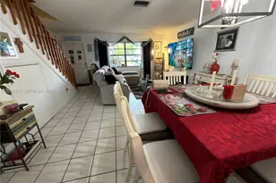10428 NW 3rd St, Pembroke Pines, FL 33026 - Photo 2