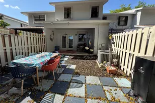 10428 NW 3rd St, Pembroke Pines, FL 33026 - Photo 6