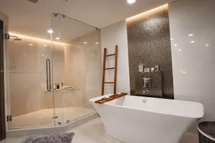 17111 Biscayne Blvd, North Miami Beach, FL 33160 - Photo 14