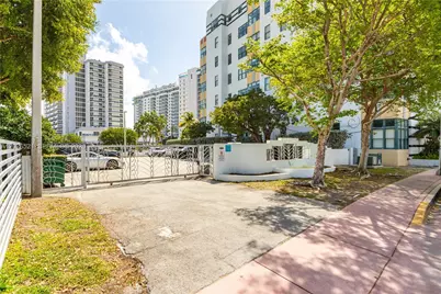 2421 Lake Pancoast Dr #3B, Miami Beach, FL 33140 - Photo 26