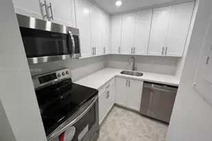 10415 N Kendall Dr, Miami, FL 33176 - Photo 2