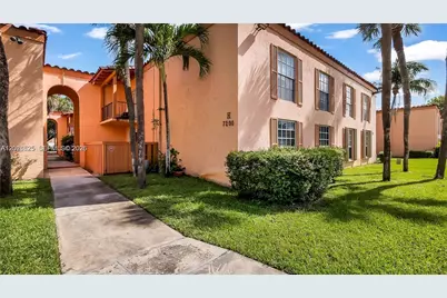 7200 Fairway Dr #H12, Miami Lakes, FL 33014 - Photo 1