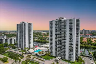 3625 N Country Club Dr, Aventura, FL 33180 - Photo 36
