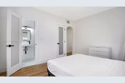 815 W 39, Miami Beach, FL 33140 - Photo 12