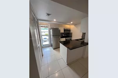 449 Swallow Dr #23, Miami Springs, FL 33166 - Photo 4