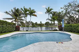 15782 NW 10th St, Pembroke Pines, FL 33028 - Photo 2