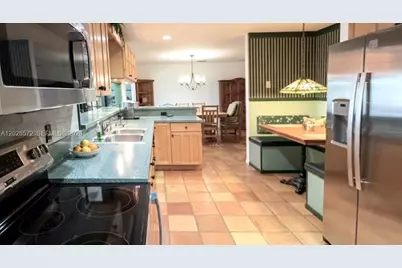19505 SW 272nd St, Homestead, FL 33031 - Photo 10