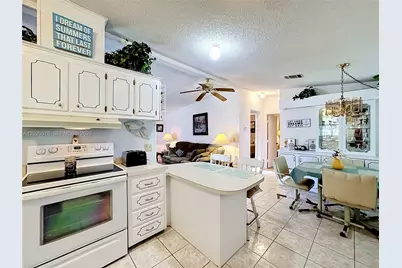 8227 Cinnamon Ln, Port Saint Lucie, FL 34952 - Photo 14