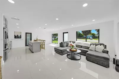 9265 Martinique Dr, Cutler Bay, FL 33189 - Photo 16