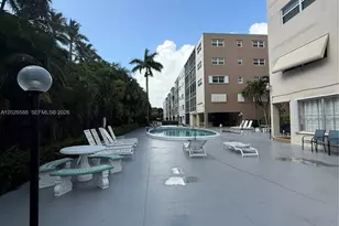 300 NE 14th Ave, Hallandale Beach, FL 33009 - Photo 22