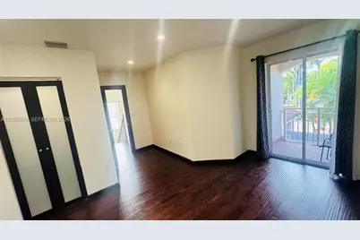 1094 Redwood St #1094, Hollywood, FL 33019 - Photo 40