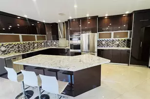 1094 Redwood St, Hollywood, FL 33019 - Photo 2