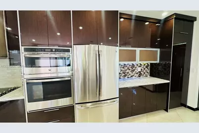 1094 Redwood St #1094, Hollywood, FL 33019 - Photo 12