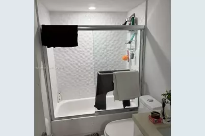 2924 Collins Ave #301, Miami Beach, FL 33140 - Photo 12