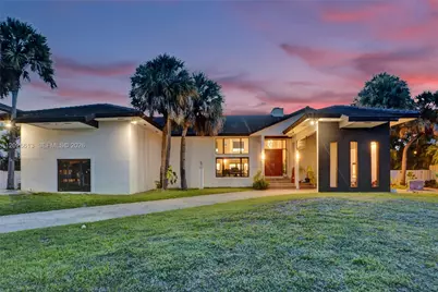 13724 SW 92nd Ct, Miami, FL 33176 - Photo 2