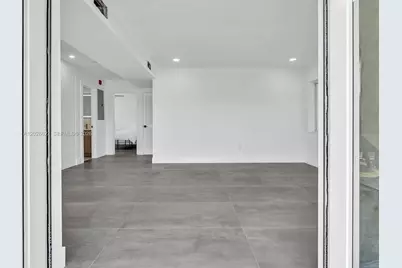 11900 N Bayshore Dr #1-8, North Miami, FL 33181 - Photo 12