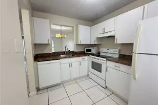 8610 N Sherman Cir, Miramar, FL 33025 - Photo 6